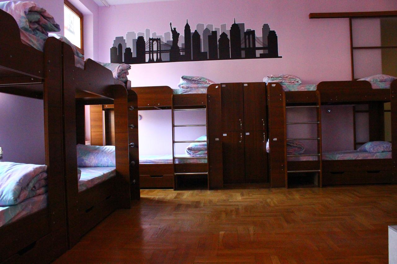 New York Hostel Lviv Extérieur photo