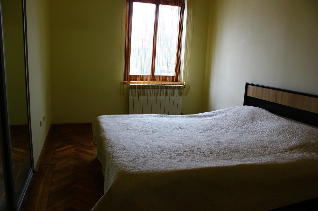 New York Hostel Lviv Extérieur photo